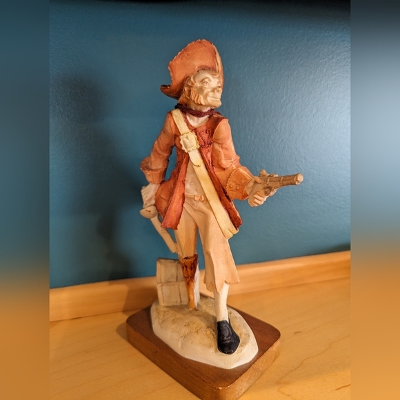 Capodimonte style Handcrafted pirate figurine on wood base. From Italy vintage - Picture 4 of 12